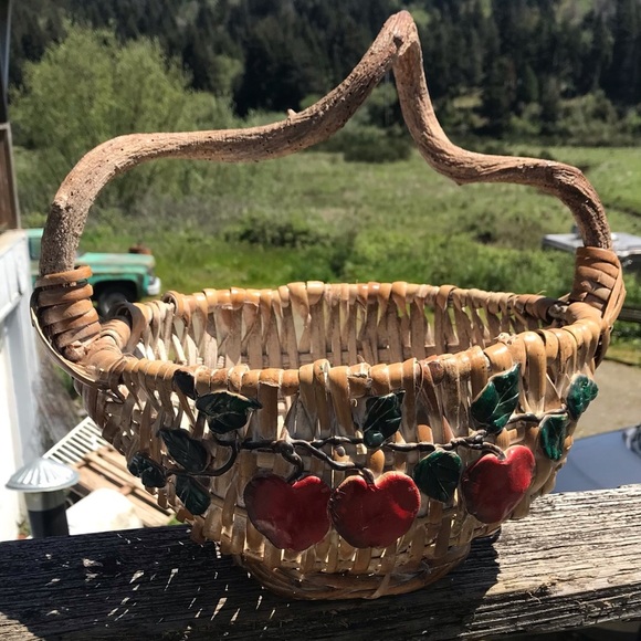 Vintage Beautiful Bent Branch Handle Apple Basket - Picture 3 of 13